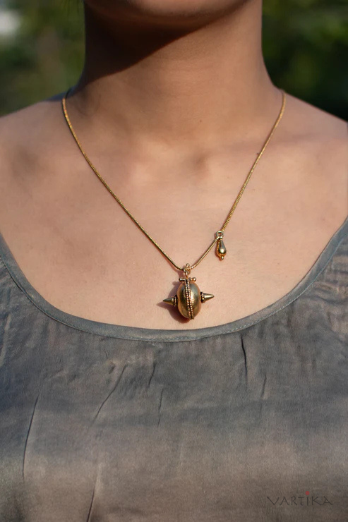 Classic Long Pendant